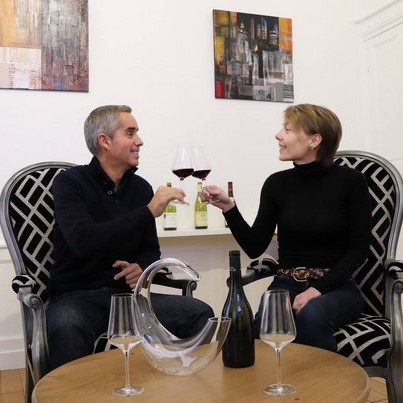 Offrir un cours d’œnologie pour la Saint-Valentin ou pour toute autre occasion est une excellente idée, essentiellement parce qu’un cours est tellement plus qu’une simple dégustation.