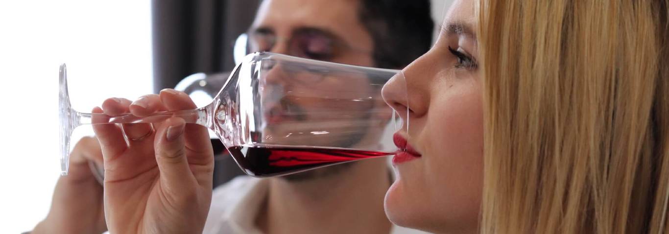 Sensation Vin offers wine tasting classes in Beaune in Burgundy.