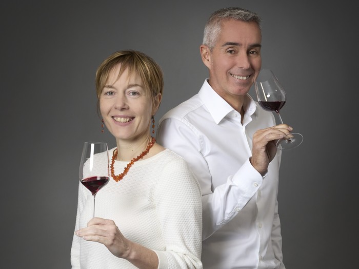 Céline Dandelot et Damien Delattre vous accueillent à Sensation Vin, au centre ville de Beaune pour des cours de dégustation autour des vins de Bourgogne.