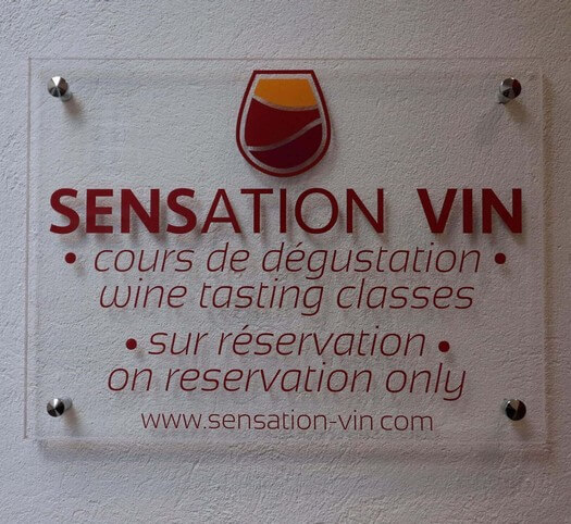 Sensation Vin propose des cours de dégustation au 2A Rue Paul Bouchard, au centre ville de Beaune.